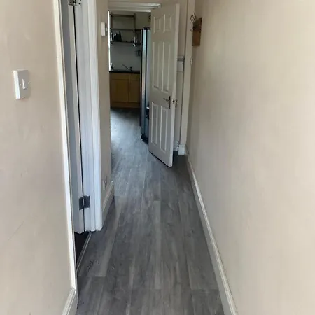 Spacious 4 Bedroom House Near Stokes Croft!! Central!!! Бристоль