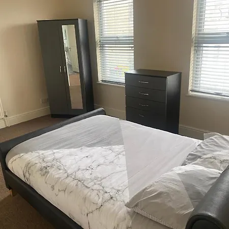 Feriehus Spacious 4 Bedroom House Near Stokes Croft!! Central!!! Bristol