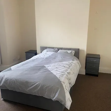 Spacious 4 Bedroom House Near Stokes Croft!! Central!!! Feriehus